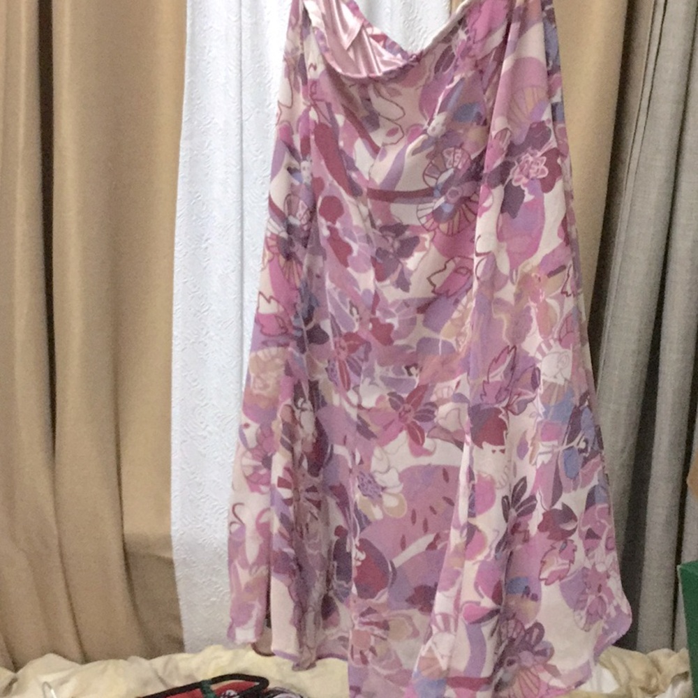 Jones wear skirt floral Sunday brunch farmer’s market chic garden festival